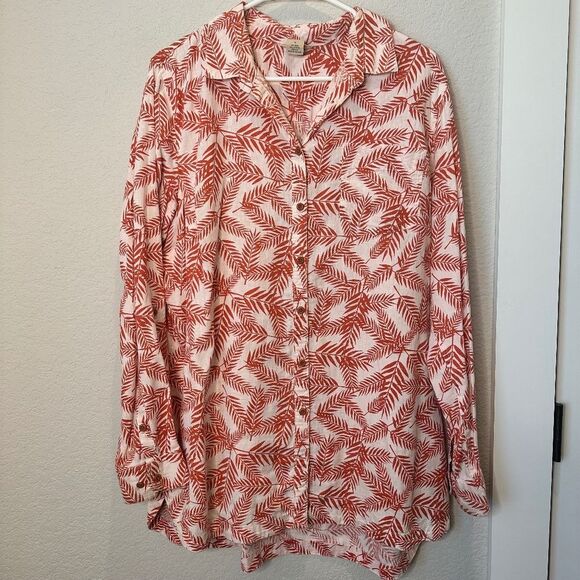 Duluth Button Front Top - Size Large - Picture 1 of 7